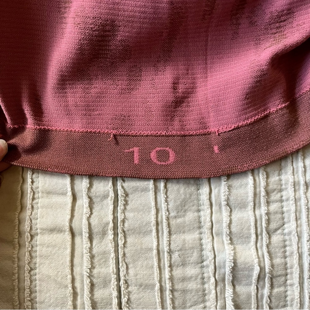 Like New Lululemon Swiftly Tech Size 10 - image 5